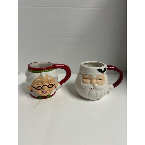 Mrs Clause Christmas Cookie Box Santa & Mrs Clause Mugs Bundle - Picture 5 of 11